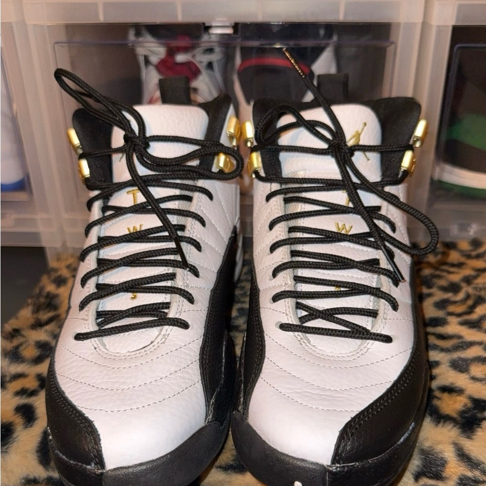 Jordan 12 Reverse Taxi - Picture 2 of 5